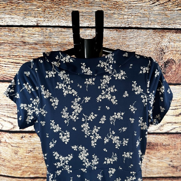 Floral Blue Wrap Dress - Picture 7 of 11